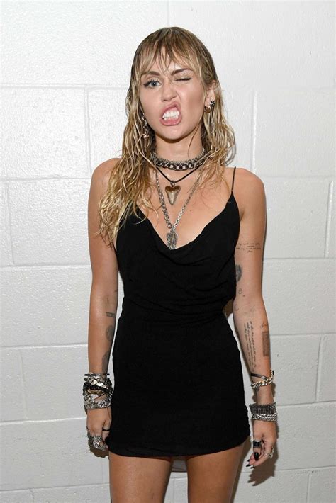 miley cyrus sexy photos